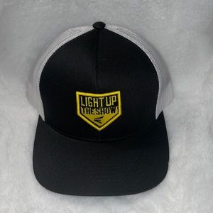 Snap back hat